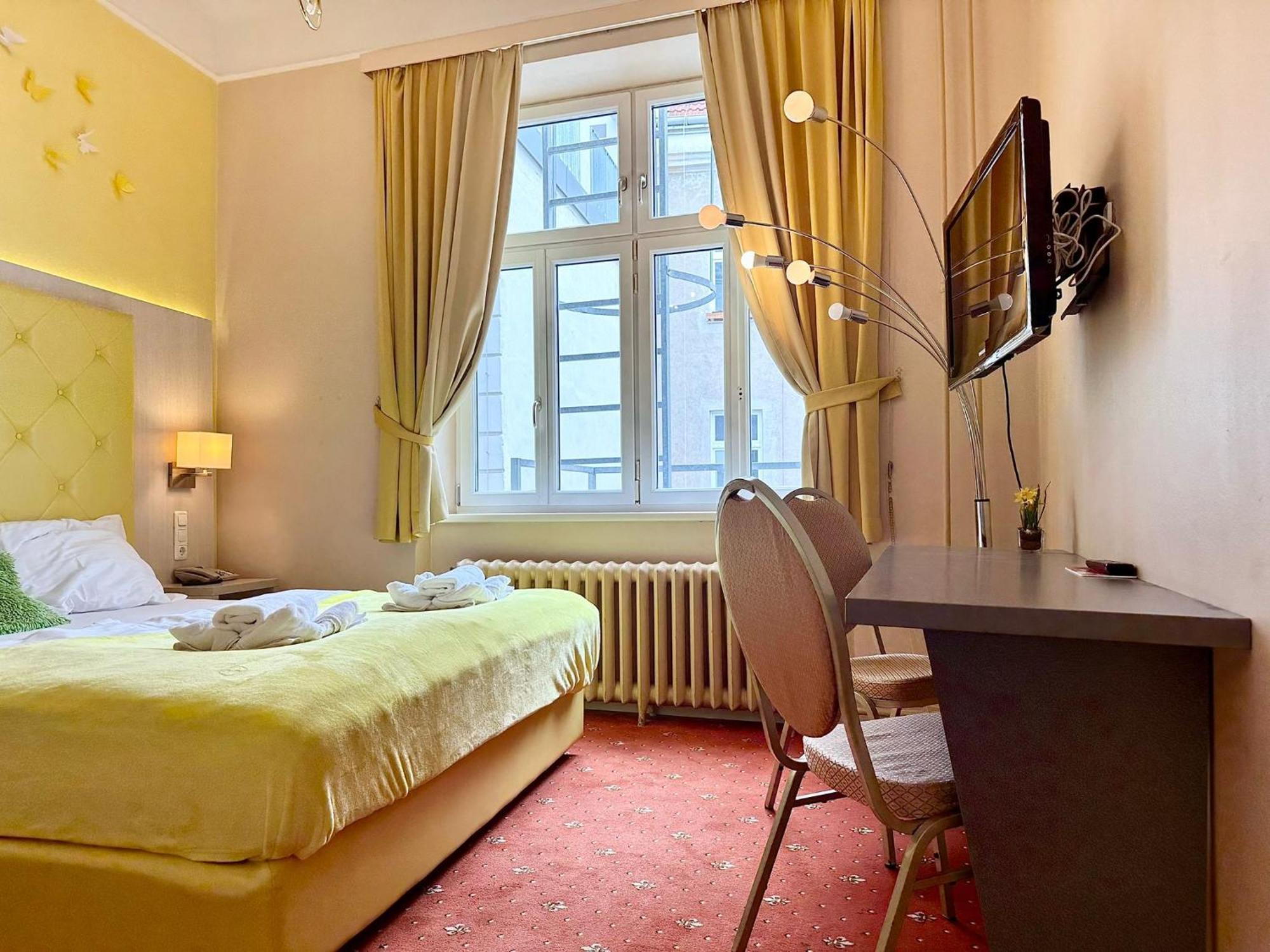 Hotel Odeon 2*
