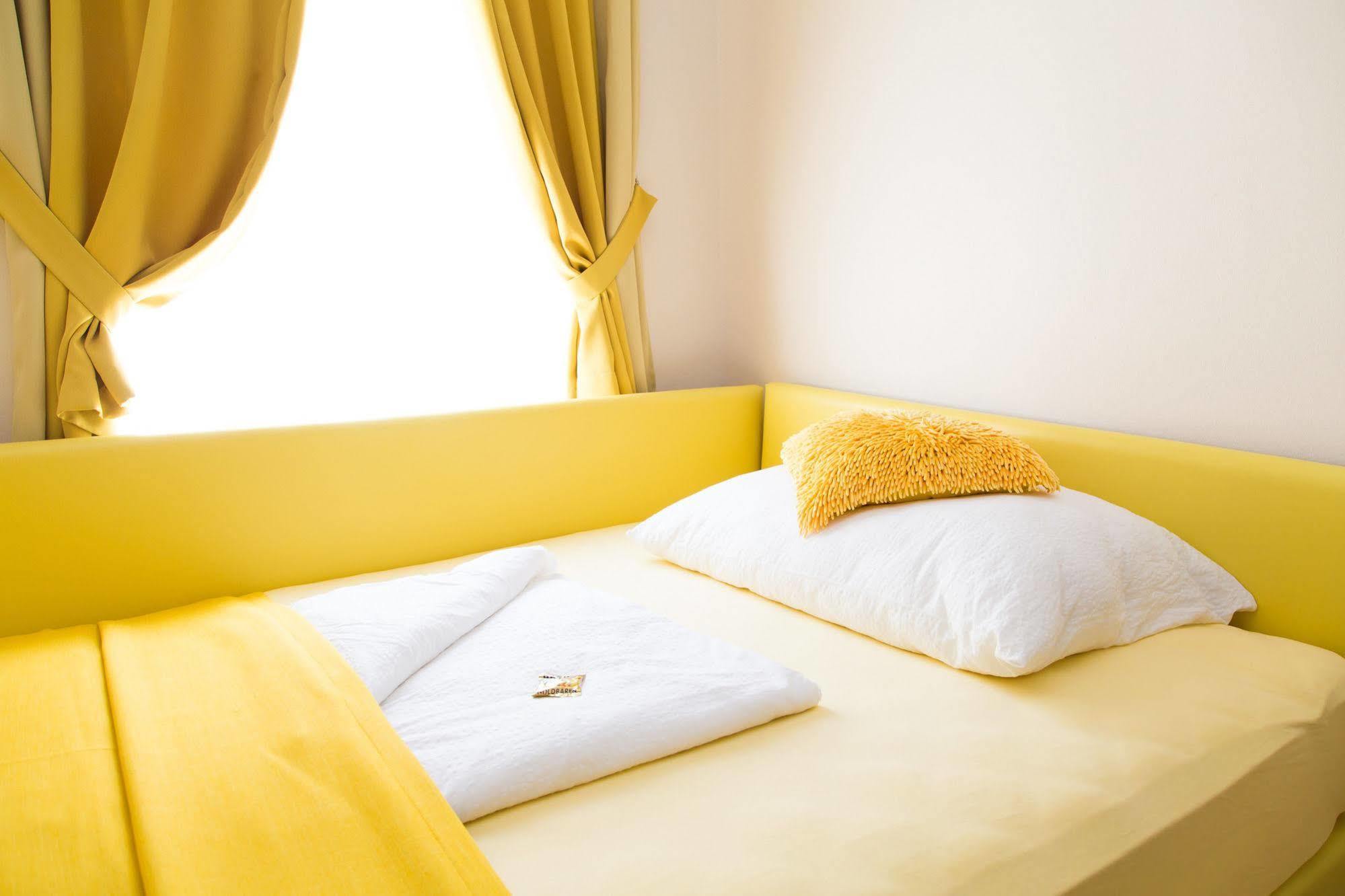 Hotel Odeon 2*